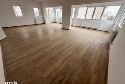 Casă cu 8 camere cu Teren 495 Mp în Glina - 9
