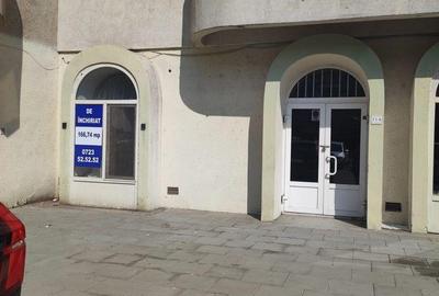 Apartament cu 4 camere în Central - 2