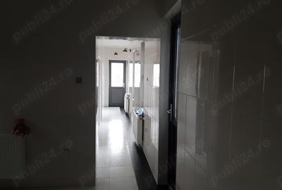 Casă cu 6 camere cu Teren 3500 Mp în Cireșu - 10
