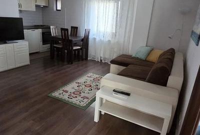 Apartament cu 3 camere decomandat în Tei