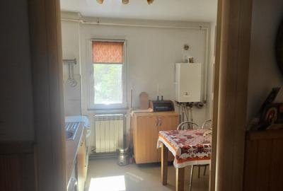 Inchiriez apartament 2 camere Micro 1 - 2
