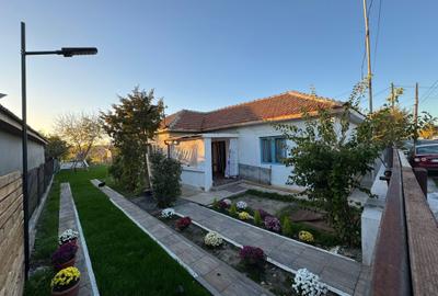 Casă cu 2 camere cu Teren 1700 Mp în Corbu - 2