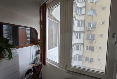 Apartament cu 3 camere decomandat în Micro 5 - 1