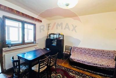 Casa / Vila  str. Ana Ipatescu S+P+1 , 5 camere , teren - 252 mp - 12