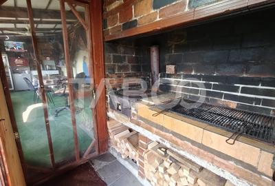 Casa cu 4 camere - 3 locuri de parcare - curte - filigorie - pivnita - 24