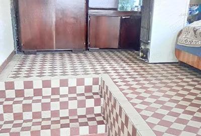 Casă cu Teren 250 Mp în Central - 8