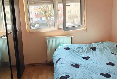 Apartament cu 3 camere decomandat în Bartolomeu