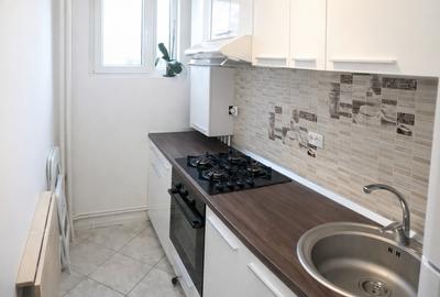 Garsonieră decomandată în Apusului