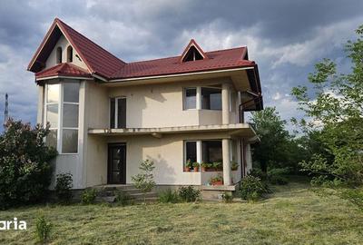 Casă cu 4 camere cu Teren 200 Mp în Central - 5