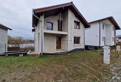 Casă cu 4 camere în Vest - 8