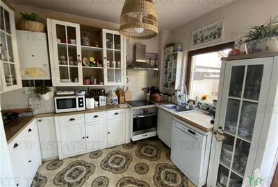 Vila spatioasa cu 3 apartamente si acces separat in Fundeni-Dobroiesti - 10