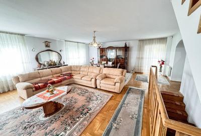 Vila deosebita de 534 mp, 1800 mp, terasa, Codlea - 2