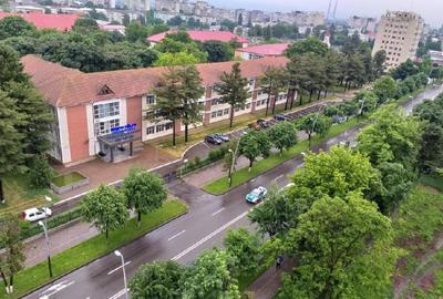 Apartament doua camere, deco, hol patrat, etaj zece, Tic Tac - 1