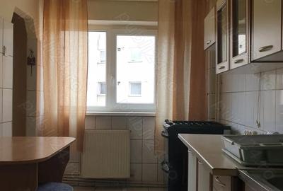 Apartament cu 3 camere decomandat în Centrul Civic