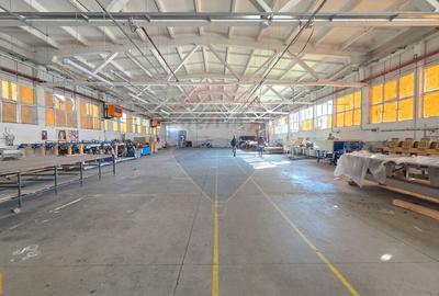 Spațiu industrial, de 5,211 mp, în Central - 48