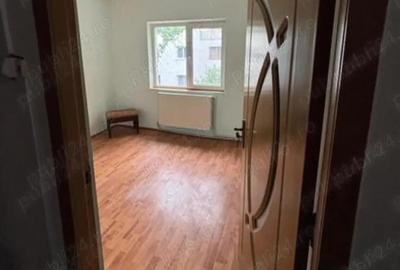 Apartament cu 3 camere decomandat în Central - 1