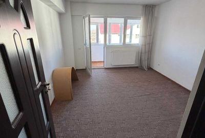 Apartament cu 3 camere decomandat în Exterior Vest - 8