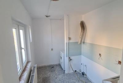 De inchiriat apartament cu 3 camere , Tineretului sector4 - 8