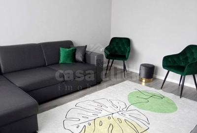 Apartament cu 3 camere decomandat, mobilat în Micro 20
