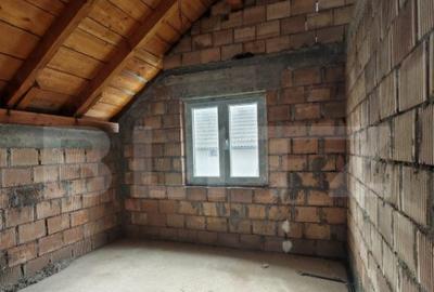 Casa la rosu de vanzare in Vulcan - Brasov - 21