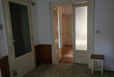 Casa Zona Ultracentrala , 6 cam SC 200 , teren 242, inc oras - 1