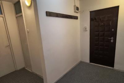 Inchiriez apartament 3 camere Micalaca - 1