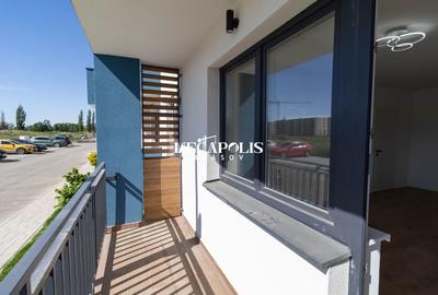 Apartament cu 3 camere decomandat în Tractorul - 9