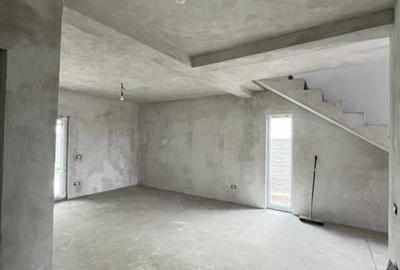 Duplex Despartit, Spatios, 4 camere - 6