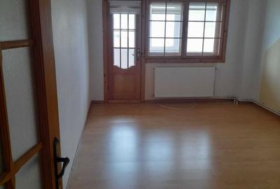 Apartament cu 2 camere decomandat în Est - 1