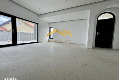 Casă cu 3 camere cu Teren 400 Mp în Sânmihaiu Român - 9