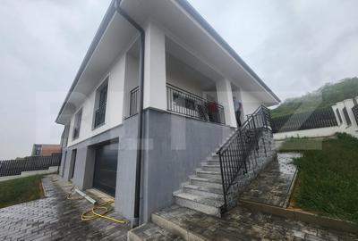 Casa individuala cu 6 camere,priveliste superba,600 mp teren,zona Piata - 2