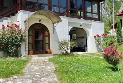 Casă cu 5 camere cu Teren 500 Mp în Central - 15