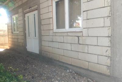 Casă cu 4 camere cu Teren 2000 Mp în Dor Mărunt - 1