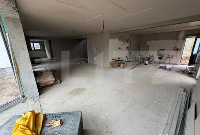 Casă cu 7 camere cu Teren 950 Mp în Central