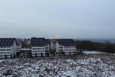 Teren de 4600 mp, în Central - 1