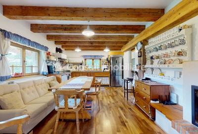 Casa deosebita, cu un stil traditional - 4