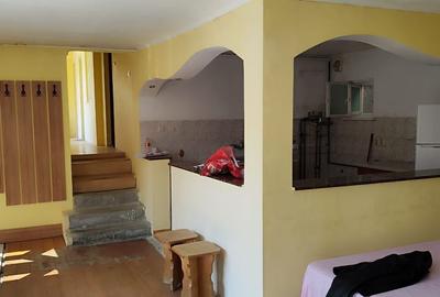 Casă cu 3 camere cu Teren 100 Mp în Central - 5