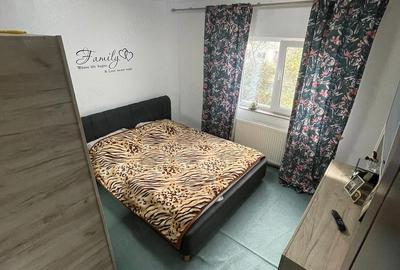 Apartament cu 4 camere decomandat, mobilat în CET - 7