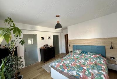 Casă cu 5 camere cu Teren 250 Mp în Florești