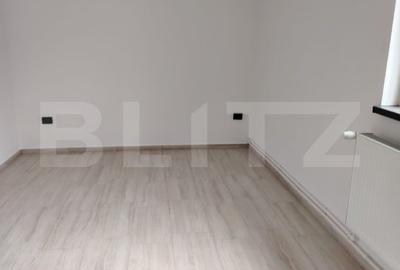 Casa de vanzare, cu 6 camere, 288 mp, zona Voinesti - 16
