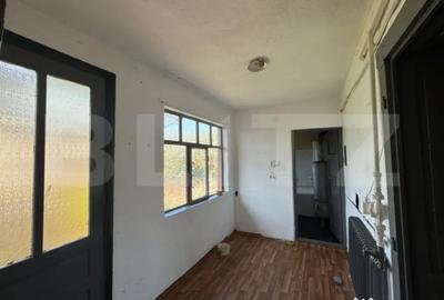 Casă cu 3 camere cu Teren 640 Mp în Central - 1