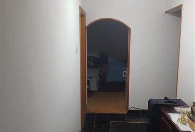 Apartament cu 4 camere decomandat în Central - 4