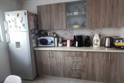 Casă cu 3 camere decomandat în Central - 3