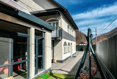 Casă cu 5 camere cu Teren 549 Mp în Gilău