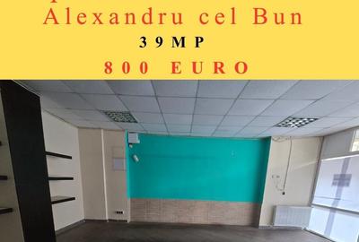 Spatiu comercial – Alexandru cel Bun, la bulevard, 39mp , trafic intens - 1