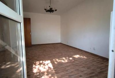 Garsonieră decomandată în Drumul Taberei