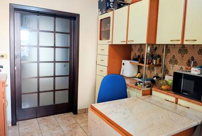 Apartament cu 2 camere decomandat în Est