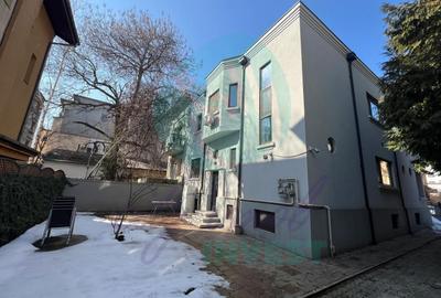 Casă individuală cu 7 camere cu Canalizare în Cotroceni - 2