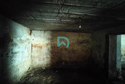 Casă individuală cu 4 camere cu Canalizare în Central - 22