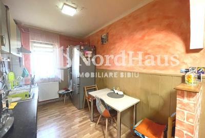 Apartament cu 2 camere semidecomandat, mobilat în Vasile Aaron - 3